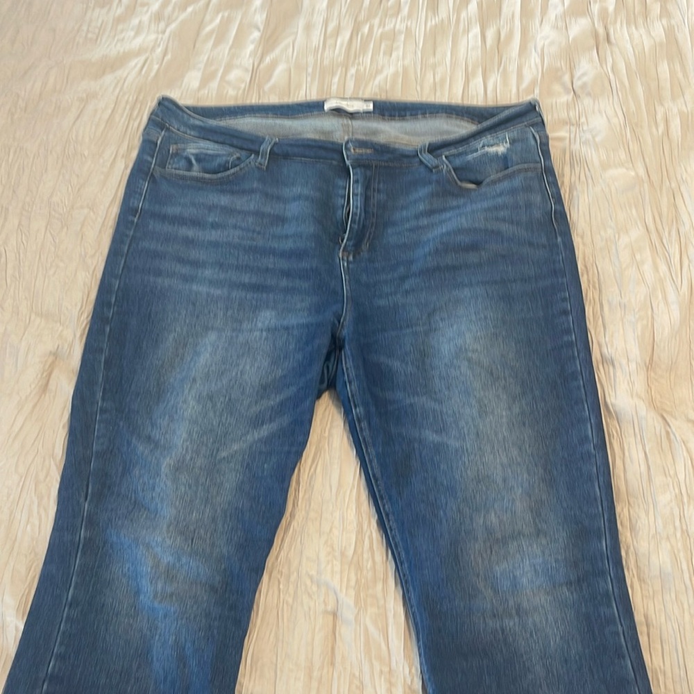 Jelly Jeans mid rise non distressed boot cut size 9